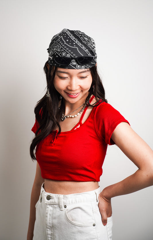 Fake Two-Piece Scoop Neck Tee with Inner Vest